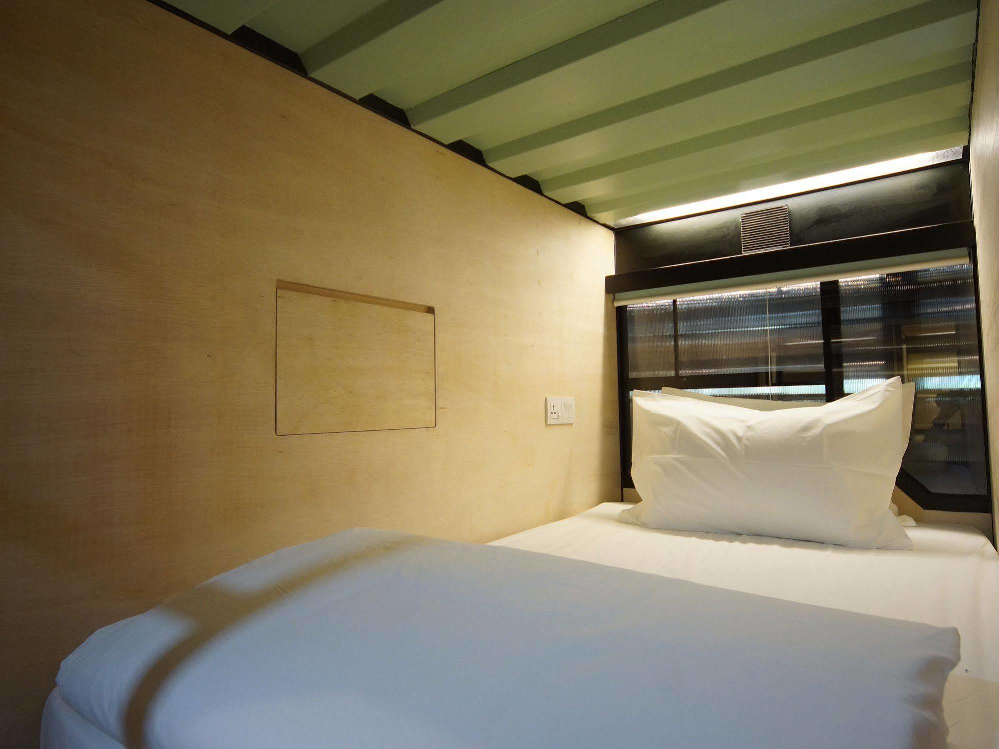 Container Hotel อิโปห์ ภายนอก รูปภาพ